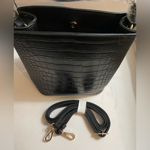 NWT AOTA Vegan Faux Croc Textured Leather Black Bucket Bag - Picture 11 of 16